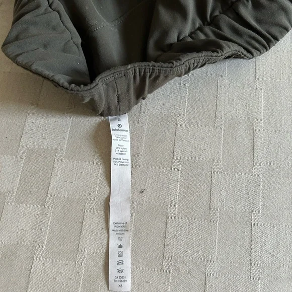 Lululemon On The Fly Crop 23” in Dark Olive - Picture 9 of 13